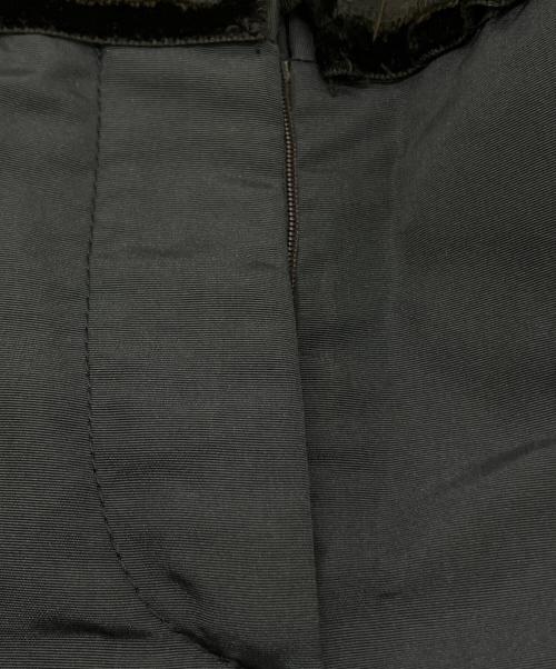 PRADA（プラダ）PRADA (プラダ) クロップド装飾パンツ ブラック サイズ:SIZE40の古着・服飾アイテム