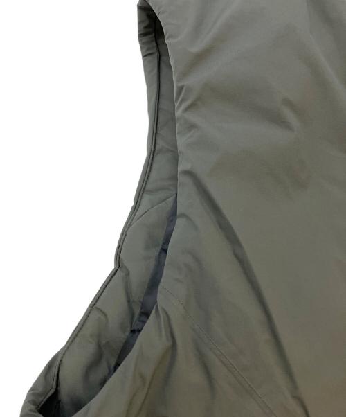 GOLDWIN（ゴールドウイン）GOLDWIN (ゴールドウイン) GORE-TEX WINDSTOPPER Puffy Mil Vest / ゴアテックス ウィンドストッパー パフィー ミル ベスト　GL23344 カーキ サイズ:SIZE2の古着・服飾アイテム