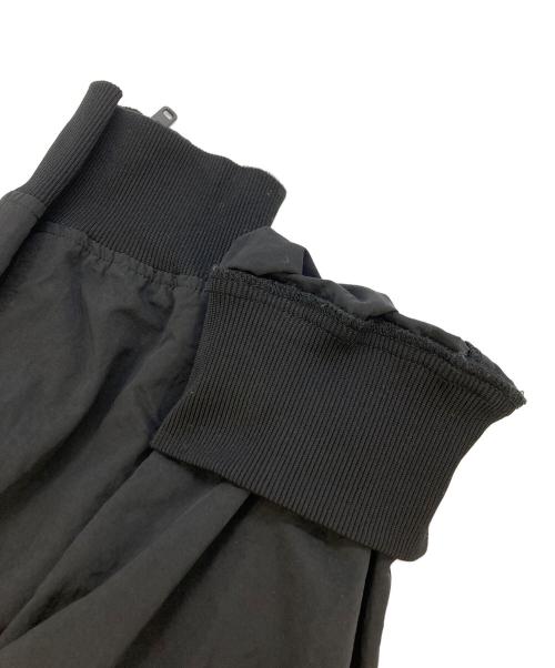 Y-3（ワイスリー）Y-3 (ワイスリー) CRINKLE NYLON CUFFED PANTS　IN8757 ブラック サイズ:SIZE Sの古着・服飾アイテム