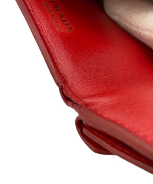 PRADA（プラダ）PRADA (プラダ) 3つ折り財布 1MH021 レッド サイズ:実寸サイズをご参照くださいの古着・服飾アイテム