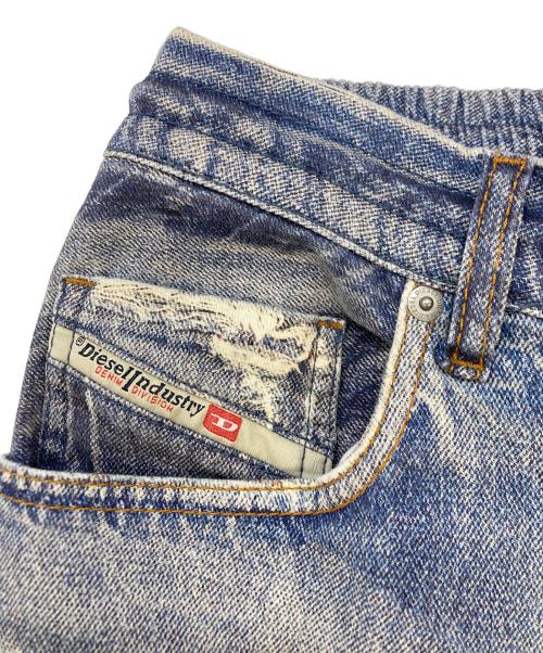 DIESEL（ディーゼル）DIESEL (ディーゼル) 転写プリントデニムパンツ　D-KROOLEY-B インディゴ サイズ:SIZE30の古着・服飾アイテム