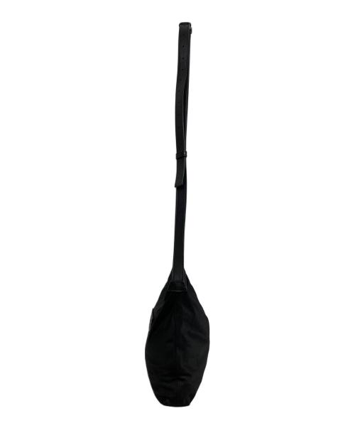 MM6 Maison Margiela（エムエムシックスメゾンマルジェラ）MM6 Maison Margiela (エムエムシックスメゾンマルジェラ) 「ニューメリック」 ナイロン バーティカル クロスボディバッグ　SB6WG0026 P9062 ブラック サイズ:実寸参照の古着・服飾アイテム