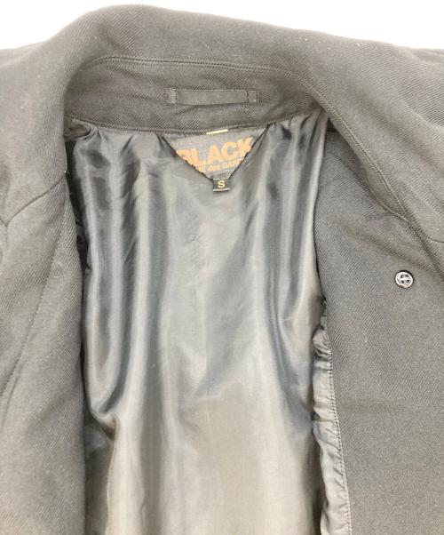 BLACK COMME des GARCONS（ブラックコムデギャルソン）BLACK COMME des GARCONS (ブラックコムデギャルソン) エステル厚ギャバ Pコート 1P-C004 ブラック サイズ:Sの古着・服飾アイテム