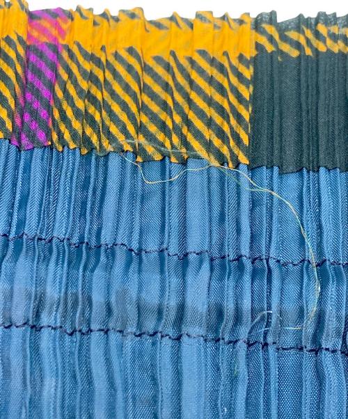 PLEATS PLEASE（プリーツプリーズ）PLEATS PLEASE (プリーツプリーズ) 巾着ポーチ オレンジ×ブルー サイズ:実寸サイズを参照くださいの古着・服飾アイテム