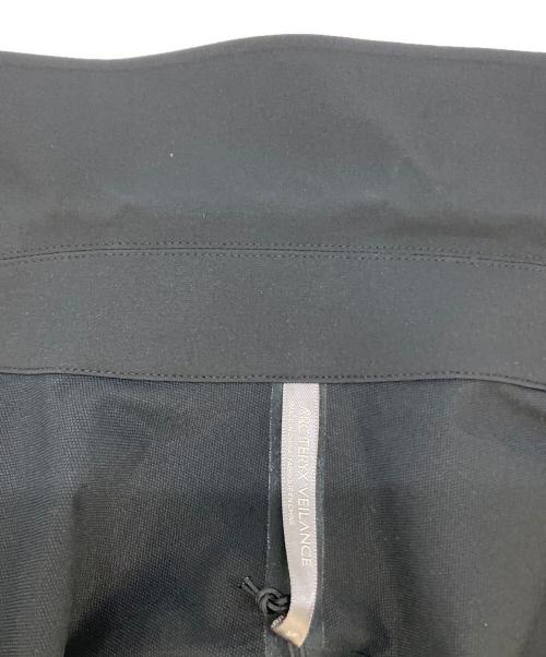 ARC'TERYX VEILANCE（アークテリクスヴェイランス）ARC'TERYX VEILANCE (アークテリクスヴェイランス) Field Softshell Jacket　X000010581-0625X000010581 ブラック サイズ:SIZE Sの古着・服飾アイテム