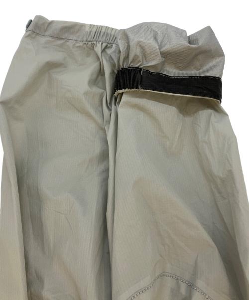 and wander（アンドワンダー）and wander (アンドワンダー) 3L UL rain jacket　574-3111033 ベージュ サイズ:SIZE Lの古着・服飾アイテム