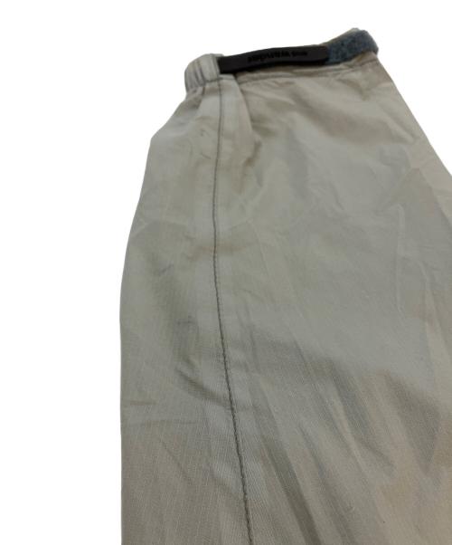 and wander（アンドワンダー）and wander (アンドワンダー) 3L UL rain jacket　574-3111033 ベージュ サイズ:SIZE Lの古着・服飾アイテム