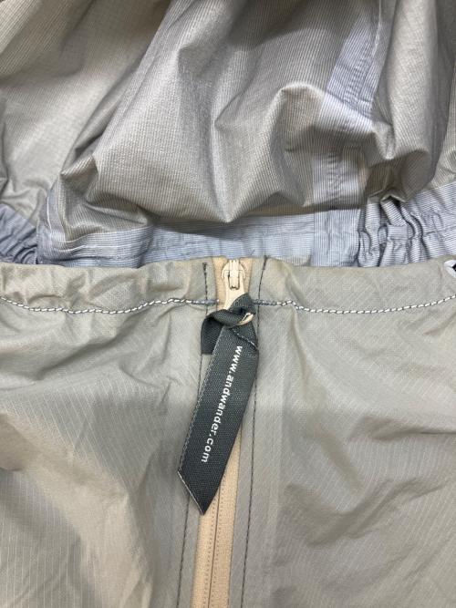 and wander（アンドワンダー）and wander (アンドワンダー) 3L UL rain jacket　574-3111033 ベージュ サイズ:SIZE Lの古着・服飾アイテム
