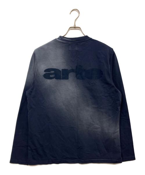 arte Antwerp（アルテアントワープ）Arte Antwerp (アルテアントワープ) Stencil Sunfade Longsleeve   125LS 450 ネイビー サイズ:SIZE XSの古着・服飾アイテム