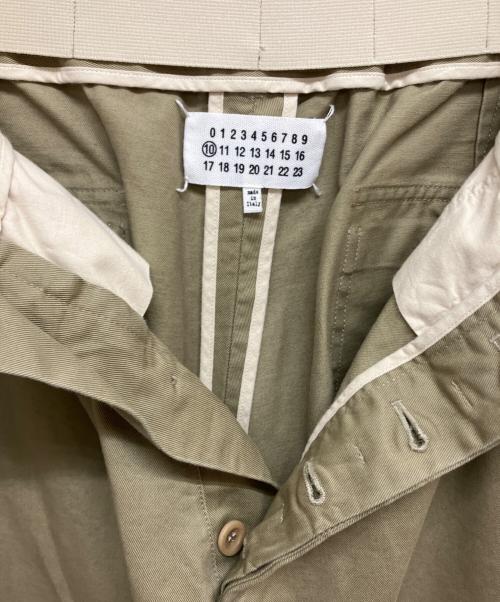Maison Margiela（メゾンマルジェラ）Maison Margiela (メゾンマルジェラ) ボタンフライ ウエストリブ コットンスラックス S50KA0452 カーキ サイズ:SIZE52の古着・服飾アイテム