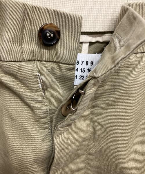 Maison Margiela（メゾンマルジェラ）Maison Margiela (メゾンマルジェラ) ボタンフライ ウエストリブ コットンスラックス S50KA0452 カーキ サイズ:SIZE52の古着・服飾アイテム