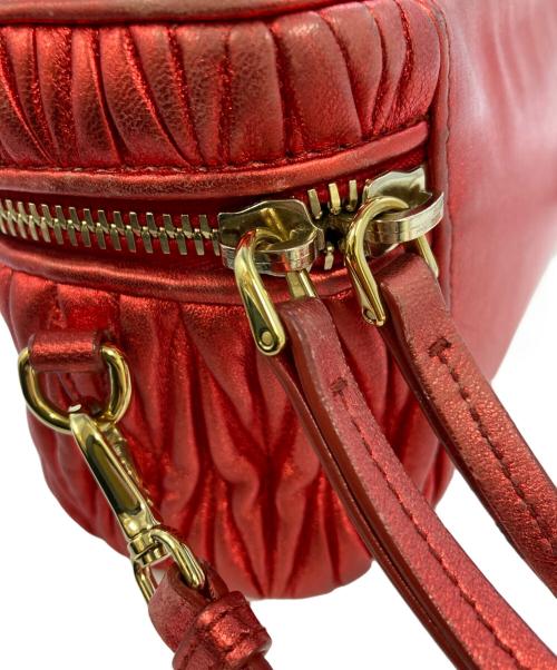 MIU MIU（ミュウミュウ）MIU MIU (ミュウミュウ) マテラッセ2WAY バニティショルダーバッグ レッド サイズ:実寸サイズをご参照くださいの古着・服飾アイテム