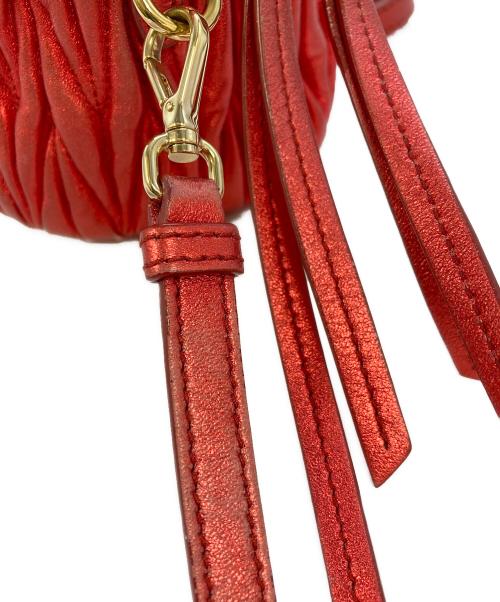 MIU MIU（ミュウミュウ）MIU MIU (ミュウミュウ) マテラッセ2WAY バニティショルダーバッグ レッド サイズ:実寸サイズをご参照くださいの古着・服飾アイテム