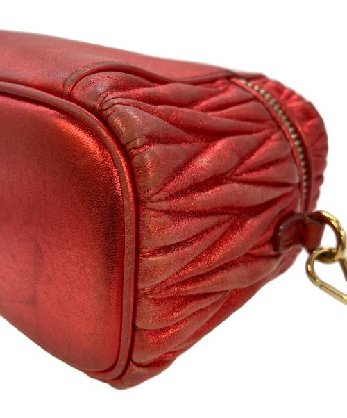 MIU MIU（ミュウミュウ）MIU MIU (ミュウミュウ) マテラッセ2WAY バニティショルダーバッグ レッド サイズ:実寸サイズをご参照くださいの古着・服飾アイテム