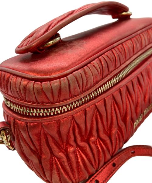 MIU MIU（ミュウミュウ）MIU MIU (ミュウミュウ) マテラッセ2WAY バニティショルダーバッグ レッド サイズ:実寸サイズをご参照くださいの古着・服飾アイテム