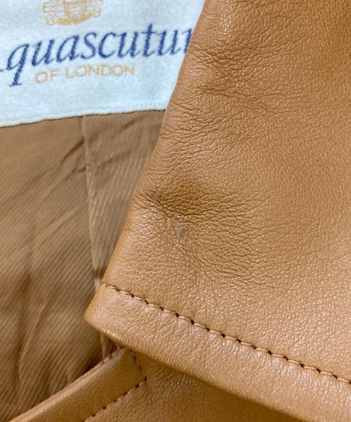Aquascutum（アクアスキュータム）Aquascutum (アクアスキュータム) レザートレンチコート ベージュ サイズ:実寸参照の古着・服飾アイテム