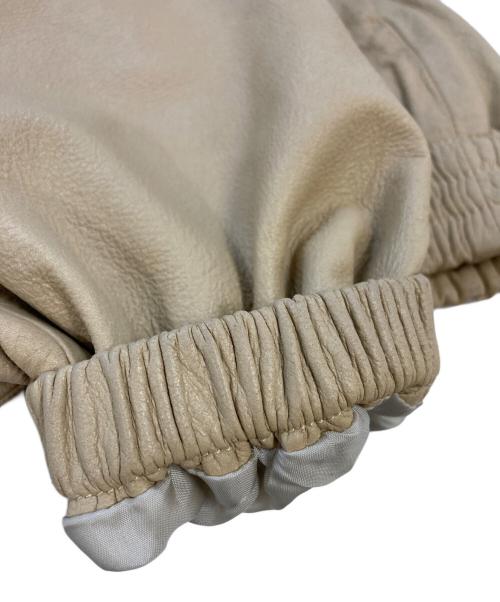 YOKE（ヨーク）YOKE (ヨーク) LEATHER TRAINING JACKET レザートレーニングジャケット YK25SS0905B ベージュ サイズ:SIZE2の古着・服飾アイテム