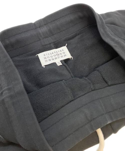 Maison Margiela（メゾンマルジェラ）Maison Margiela (メゾンマルジェラ) 「STEREOTYPE」パッチ付きスウェットパンツ S50KA0448 S25368 ブラック サイズ:SIZE44の古着・服飾アイテム