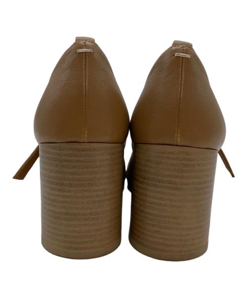Maison Margiela（メゾンマルジェラ）Maison Margiela (メゾンマルジェラ) TABIメリージェーンパンプス S34WL0021 ベージュ サイズ:SIZE35の古着・服飾アイテム