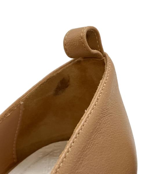 Maison Margiela（メゾンマルジェラ）Maison Margiela (メゾンマルジェラ) TABIメリージェーンパンプス S34WL0021 ベージュ サイズ:SIZE35の古着・服飾アイテム
