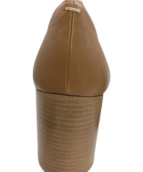 Maison Margiela（メゾンマルジェラ）Maison Margiela (メゾンマルジェラ) TABIメリージェーンパンプス S34WL0021 ベージュ サイズ:SIZE35の古着・服飾アイテム