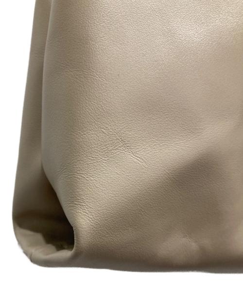 ZANCHETTI（ザンケッティー）ZANCHETTI (ザンケッティー) CHAIN SHOPPER HANDLE ベージュの古着・服飾アイテム