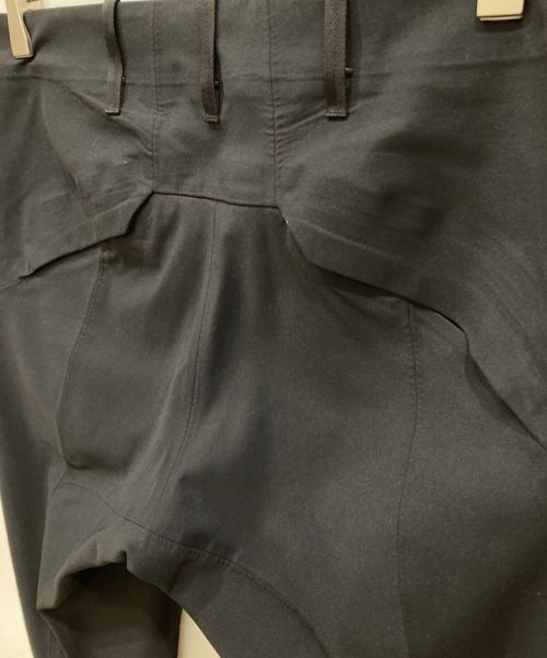 ARC'TERYX VEILANCE（アークテリクスヴェイランス）ARC'TERYX VEILANCE (アークテリクス ヴェイランス) Indisce Pant インディシパンツ  スリムフィット 22699 ブラック サイズ:SIZE 83.5cm（ｗ33）の古着・服飾アイテム