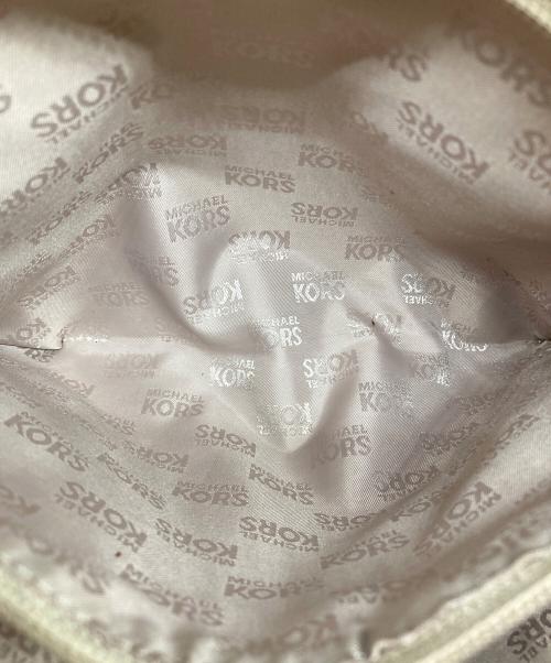 MICHAEL MICHAEL KORS（マイケル マイケルコース）MICHAEL MICHAEL KORS (マイケル マイケルコース) JET SET TRAVEL LG MESSENGER ホワイトの古着・服飾アイテム
