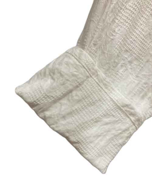 TSUHARU by samansa Mos2（ツハル バイ サマンサモスモス）TSUHARU by samansa Mos2 (ツハル バイ サマンサモスモス) ジャガードフラワーチュニックブラウス ホワイト サイズ:SIZE Freeの古着・服飾アイテム