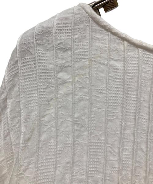 TSUHARU by samansa Mos2（ツハル バイ サマンサモスモス）TSUHARU by samansa Mos2 (ツハル バイ サマンサモスモス) ジャガードフラワーチュニックブラウス ホワイト サイズ:SIZE Freeの古着・服飾アイテム