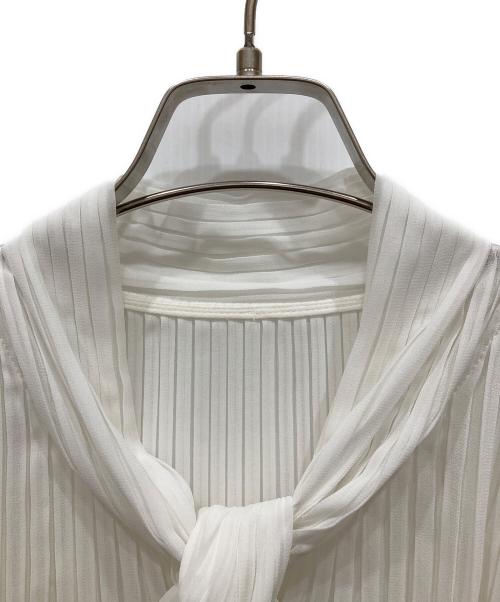 BALLSEY（ボールジィ）BALLSEY (ボールジィ) ポリエステルシフォンプリーツボウタイブラウス ホワイト サイズ:36の古着・服飾アイテム