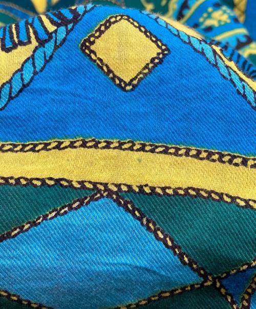 manipuri（マニプリ）manipuri (マニプリ) コットンシルク ポンポン ストール ブルー×イエローの古着・服飾アイテム