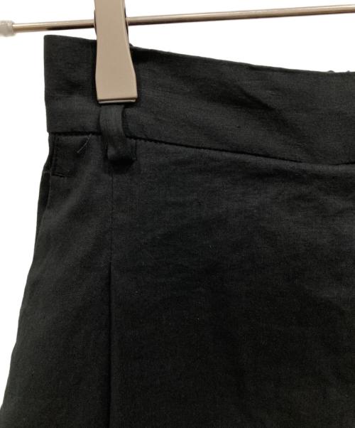 1er Arrondissement（プルミエ アロンディスモン）1er Arrondissement (プルミエ アロンディスモン) ソフトリネンラップ風ワイドクロップドパンツ ブラック サイズ:36の古着・服飾アイテム