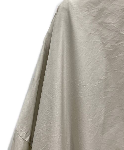 ISSEY MIYAKE（イッセイミヤケ）ISSEY MIYAKE (イッセイミヤケ) WIND COAT ナイロン デザイン コート ベージュ サイズ:Mの古着・服飾アイテム