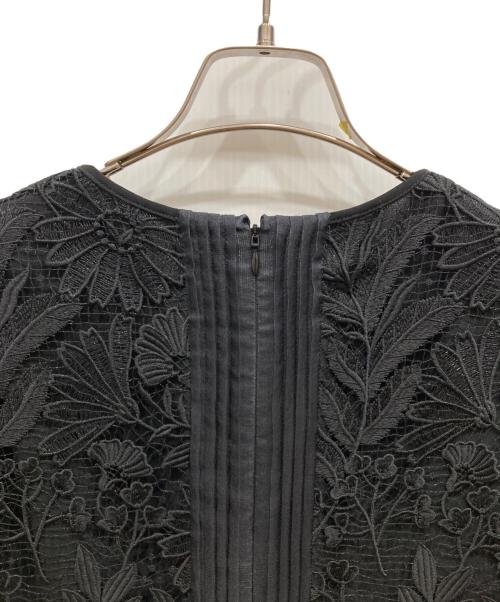 ADORE（アドーア）ADORE (アドーア) ボタニカルコードレースワンピース ブラック サイズ:36の古着・服飾アイテム