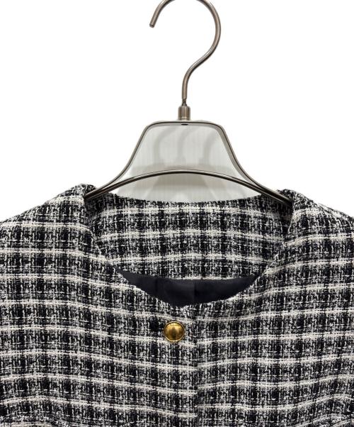 LE CERCLE par rope'（ル セルクル パー ロペ）LE CERCLE par rope' (ル セルクル パー ロペ) ツイードショート丈 ノーカラージャケット ホワイト サイズ:Ⅿの古着・服飾アイテム