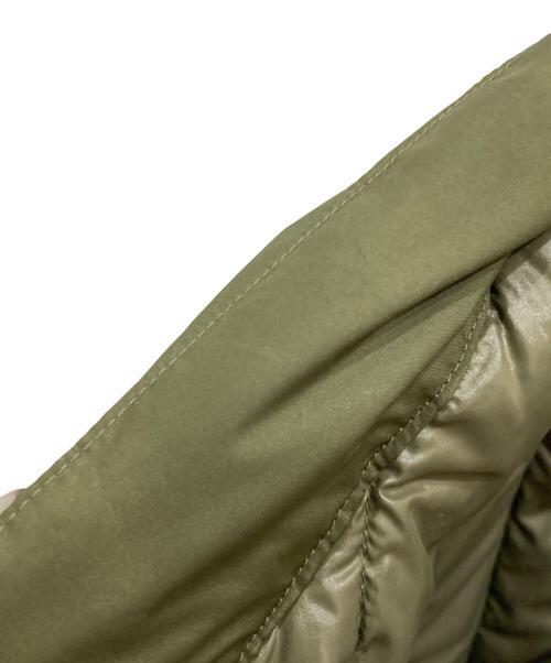 Rocky Mountain FeatherBed（ロッキーマウンテンフェザーベッド）Rocky Mountain Featherbed (ロッキーマウンテンフェザーベッド) fennica (フェニカ) ダウンベスト オリーブ サイズ:34の古着・服飾アイテム