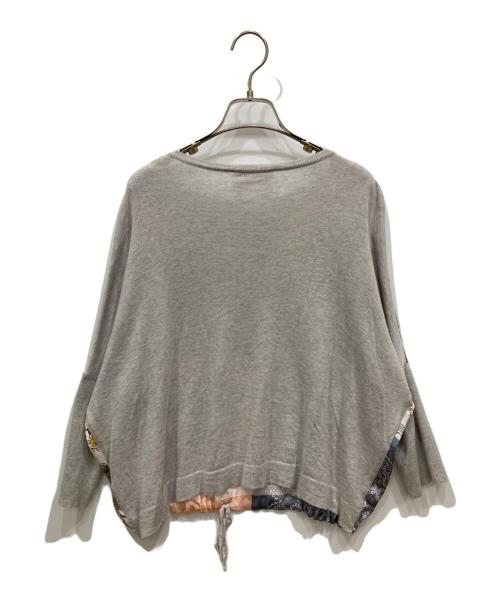 BEARDSLEY（ビアズリー）BEARDSLEY (ビアズリー) フロントスカーフ柄ニット グレーの古着・服飾アイテム