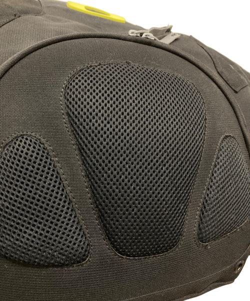 OAKLEY（オークリー）OAKLEY (オークリー) センターロゴバックパック ブラックの古着・服飾アイテム