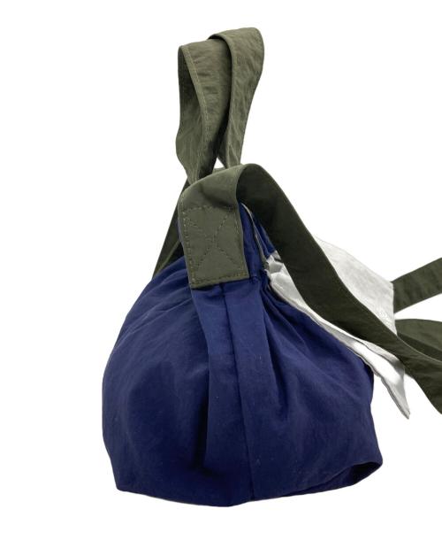 BEYOND THE VINES（ビヨンド ザ バインズ）BEYOND THE VINES (ビヨンド ザ バインズ) Micro Dumpling Bag ネイビー×カーキの古着・服飾アイテム