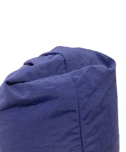 BEYOND THE VINES（ビヨンド ザ バインズ）BEYOND THE VINES (ビヨンド ザ バインズ) Micro Dumpling Bag ネイビー×カーキの古着・服飾アイテム