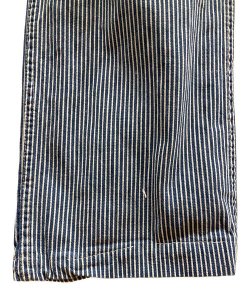 OSH KOSH（オシュコシュ）OSH KOSH (オシュコシュ) ヒッコリーデニムオーバーオール ブルー×ホワイト サイズ:freeの古着・服飾アイテム