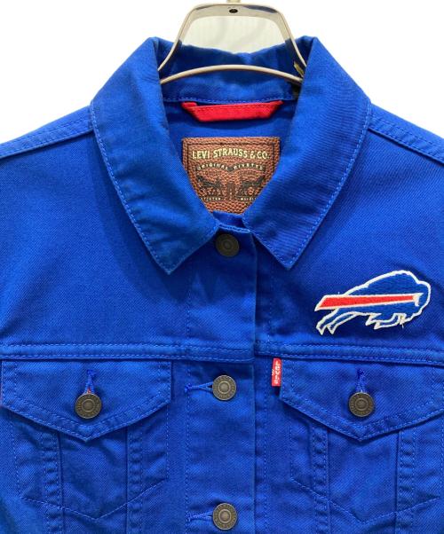 LEVI'S（リーバイス）LEVI'S (リーバイス) NFL (エヌエフエル) Twill Trucker Button-Up ブルー×レッド サイズ:SIZE Sの古着・服飾アイテム