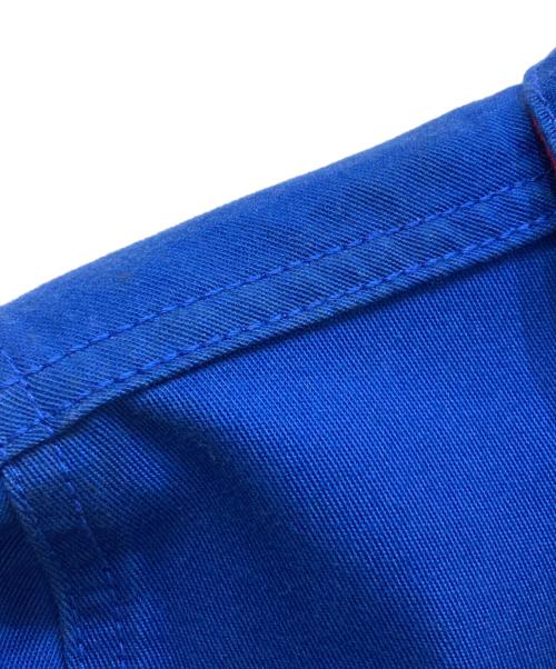 LEVI'S（リーバイス）LEVI'S (リーバイス) NFL (エヌエフエル) Twill Trucker Button-Up ブルー×レッド サイズ:SIZE Sの古着・服飾アイテム