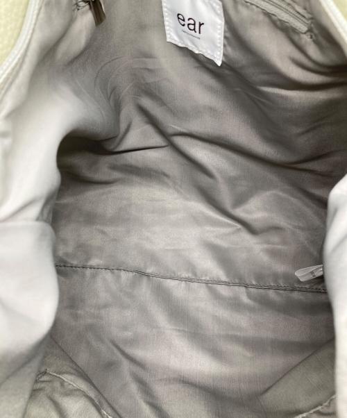 ear PAPILLONNER（イアパピヨネ）ear PAPILLONNER (イアパピヨネ) 樹脂チャームハンドバッグ ベージュの古着・服飾アイテム