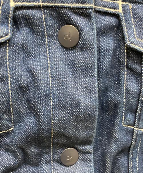 Calvin Klein Jeans（カルバンクラインジーンズ）Calvin Klein Jeans (カルバンクラインジーンズ) クラシックトラッカージャケット インディゴ サイズ:Sの古着・服飾アイテム