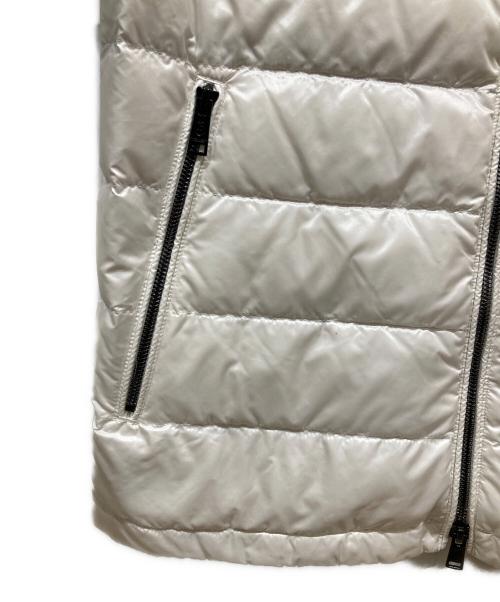 BLACK LABEL CRESTBRIDGE（ブラックレーベル クレストブリッジ）BLACK LABEL CRESTBRIDGE (ブラックレーベル クレストブリッジ) 2WAYダウンジャケット ホワイト サイズ:Ⅼ 未使用品の古着・服飾アイテム