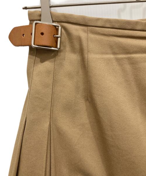 O'NEIL OF DUBLIN（オニールオブダブリン）O'NEIL OF DUBLIN (オニールオブダブリン) ベルトラップスカート ベージュ サイズ:40の古着・服飾アイテム