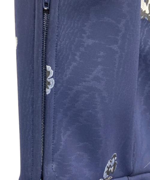 TOGA ARCHIVES（トーガアーカイブス）TOGA ARCHIVES (トーガアーカイブス) 総柄ノースリーブブラウス ネイビー サイズ:	SIZE 36の古着・服飾アイテム