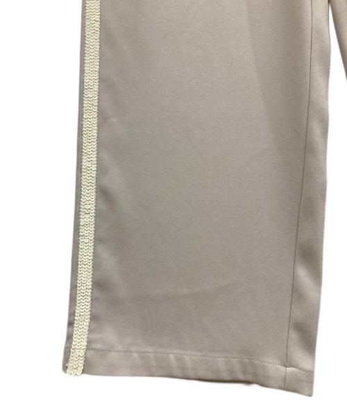 Spick and Span（スピック＆スパン）Spick and Span (スピックアンドスパン) スパンコールライントラックパンツ ベージュ サイズ:M 未使用品の古着・服飾アイテム